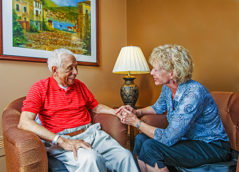 give-back-this-holiday-season-by-volunteering-at-a-senior-care-facility