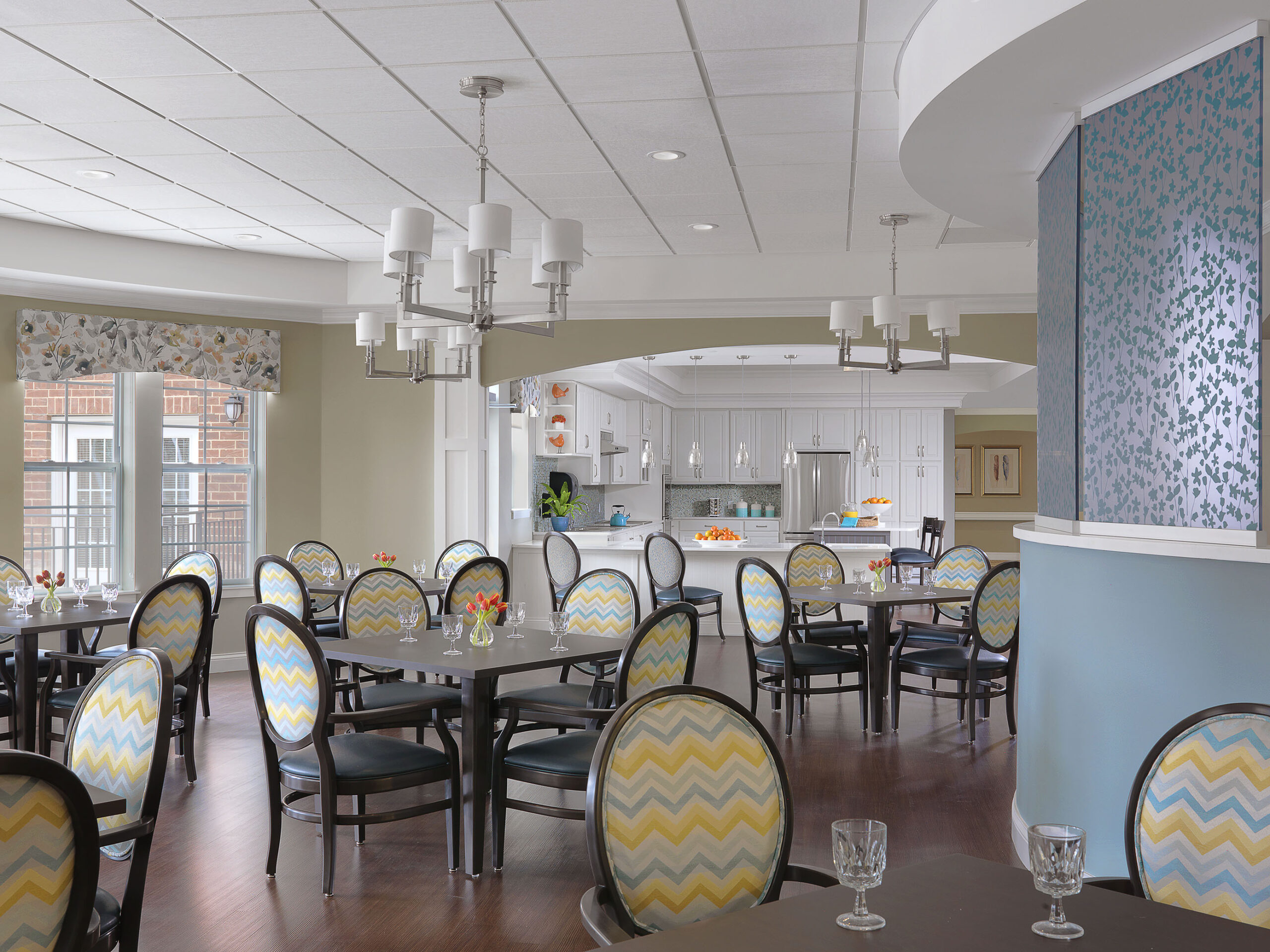 Bethesda Hawthorne dining room with several tables and chairs