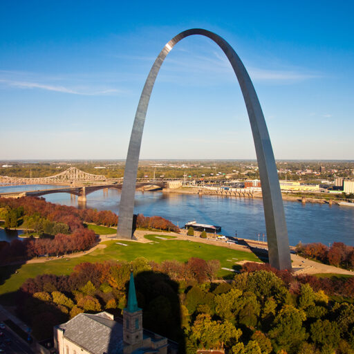 Photo of the st louis arch representing Bethesda's local community partners