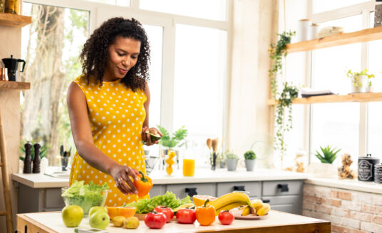 Healthy eating as a way to stay active and follow healthy aging tips