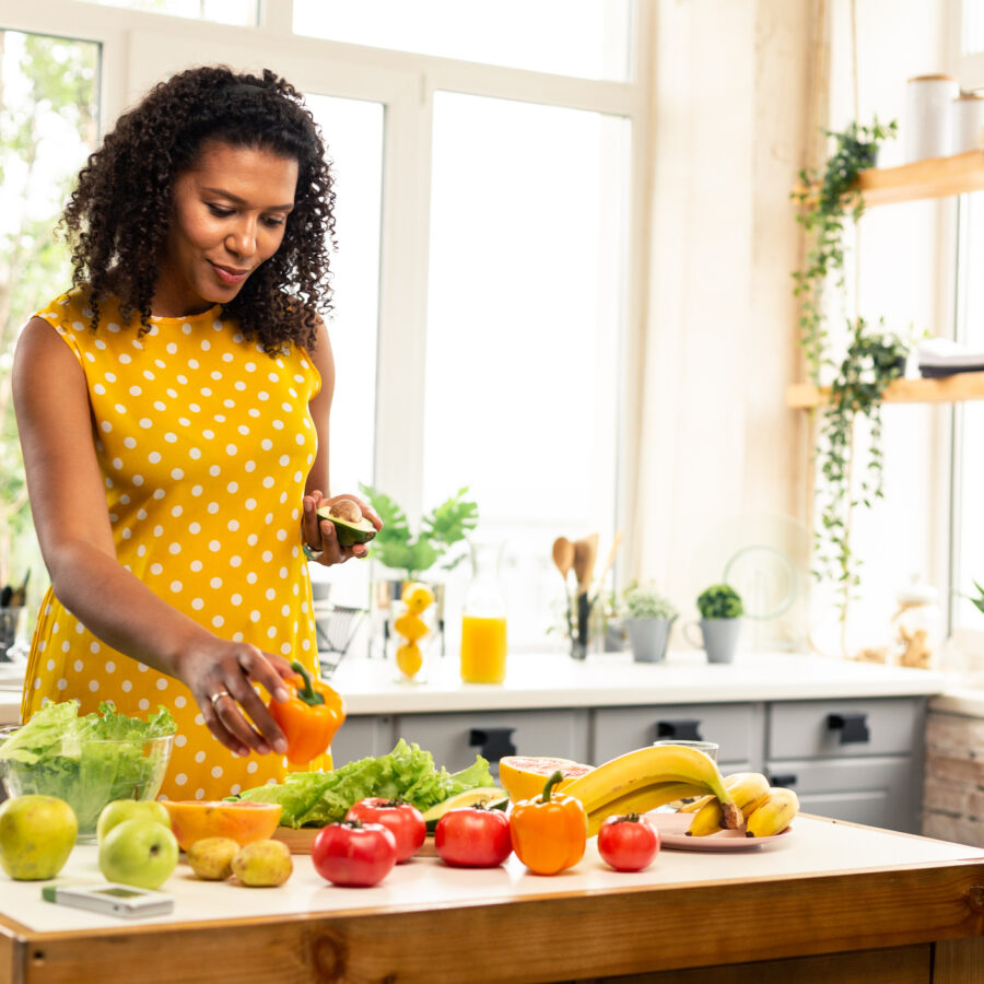 Healthy eating as a way to stay active and follow healthy aging tips